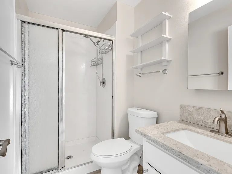 721 Calle Los Olivos — Photo 17