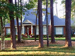 8 Grand Bayou Cir, Hattiesburg, MS 39402