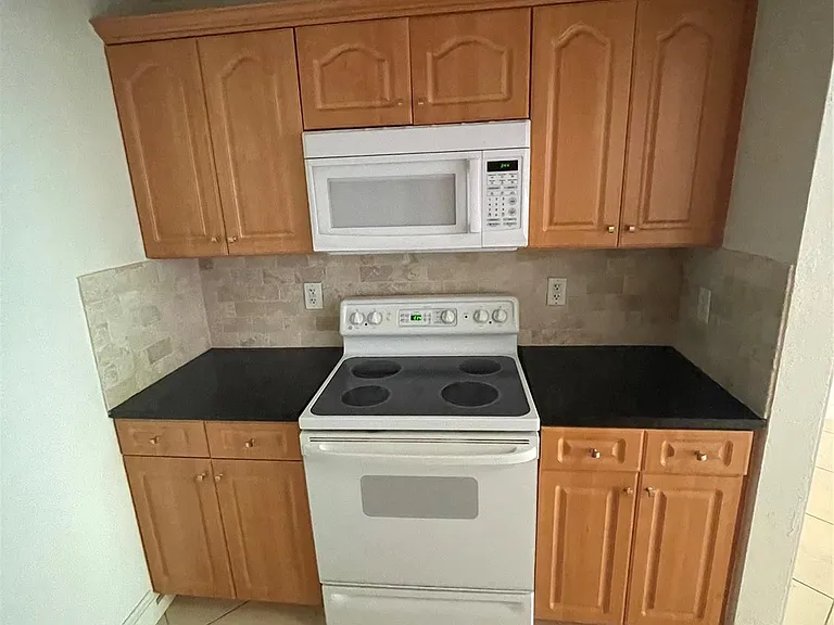 770 SE 2nd Ave #B210 — Photo 11