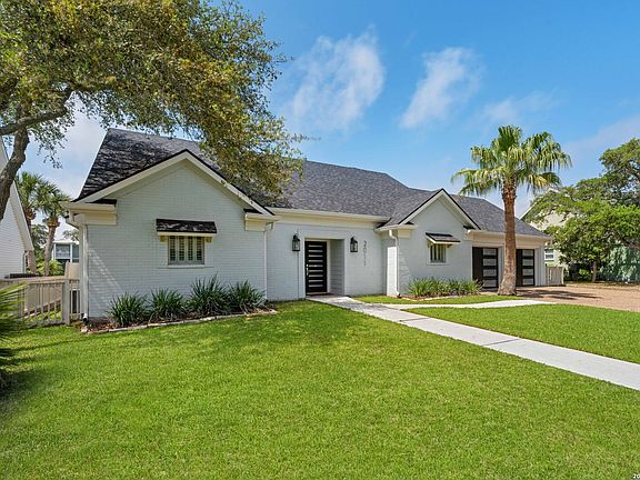 2nd image of 2011 CRESCENT DR