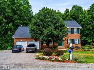 81 Cross Point Dr, Owings, MD 20736