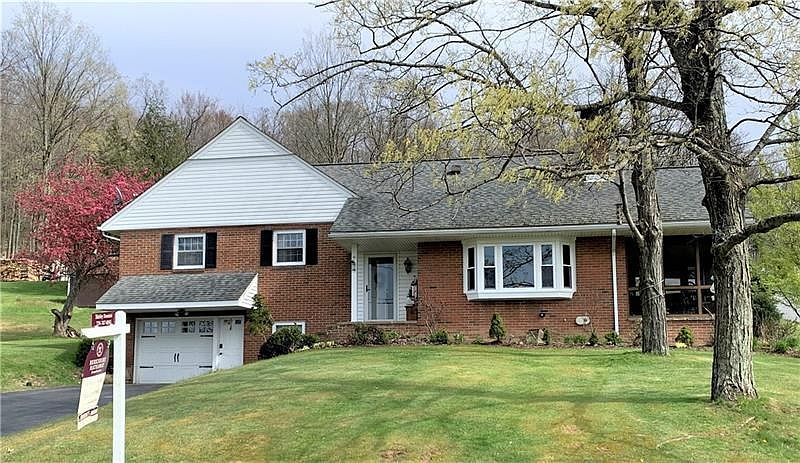 1st image of 102 Charlotte Dr
