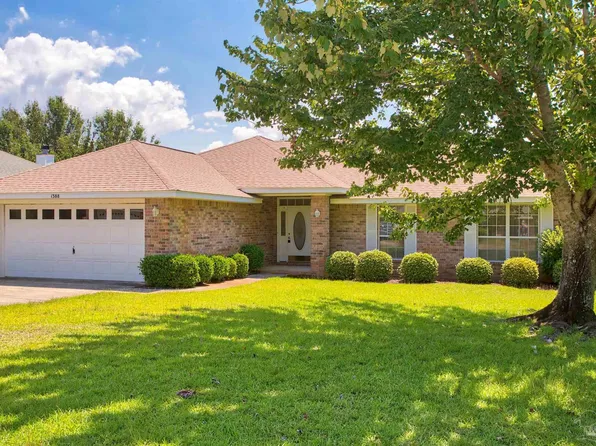 1388 Connemara Cir, Gulf Breeze, FL 32563