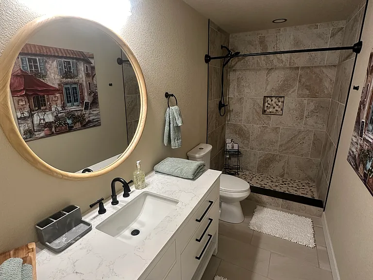 Basement Apartment Bathroom (Private)
