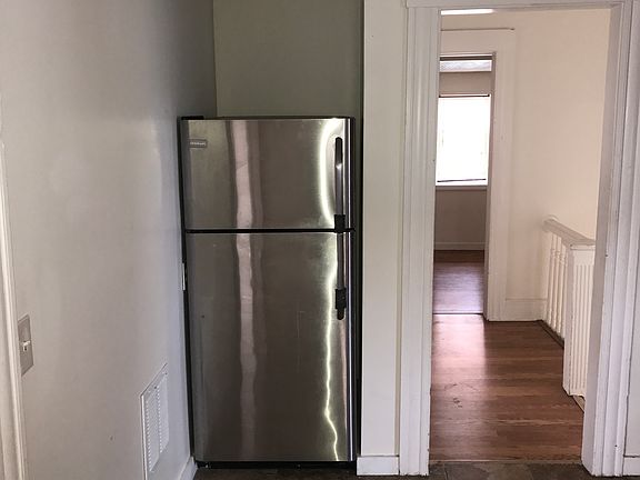 3rd image of 756 Norman St