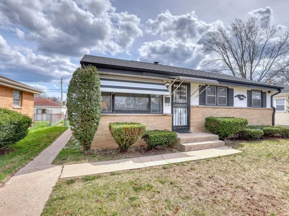 8121 West Glen AVENUE, Milwaukee, WI 53218