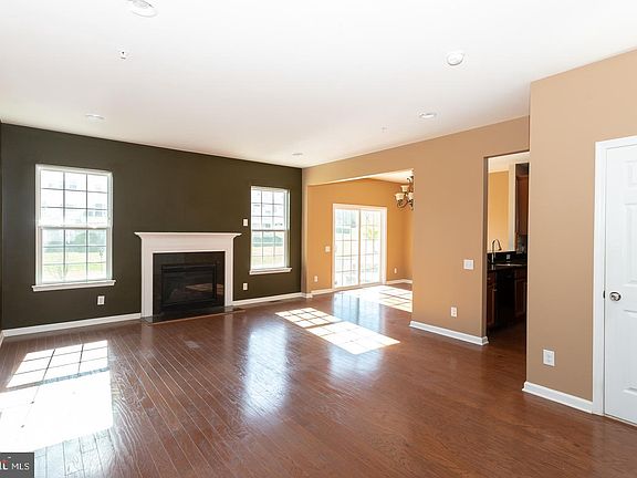 4th image of 242 Sills Ln