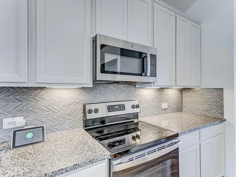204 Shoreview Dr — Photo 13