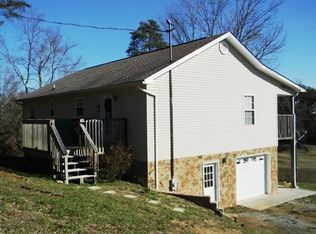 1344 Paradise Ln, Dandridge, TN 37725