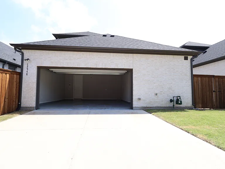 12978 Caprock Dr — Photo 30