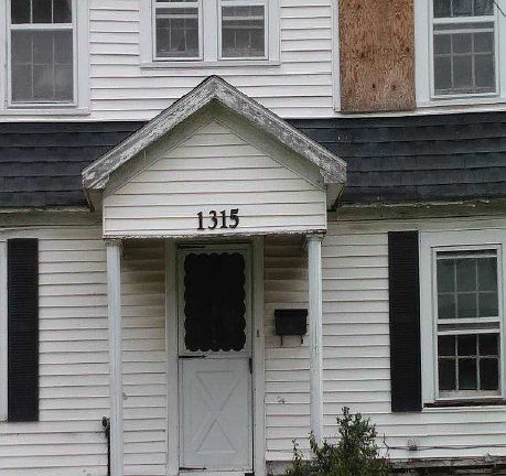 3rd image of 1315 N Confederate Ave
