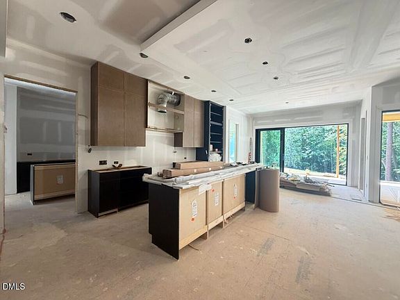 3rd image of 6813 Brixley Cir