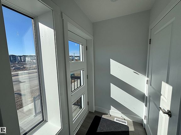 3rd image of 2740 Blatchford Rd NW