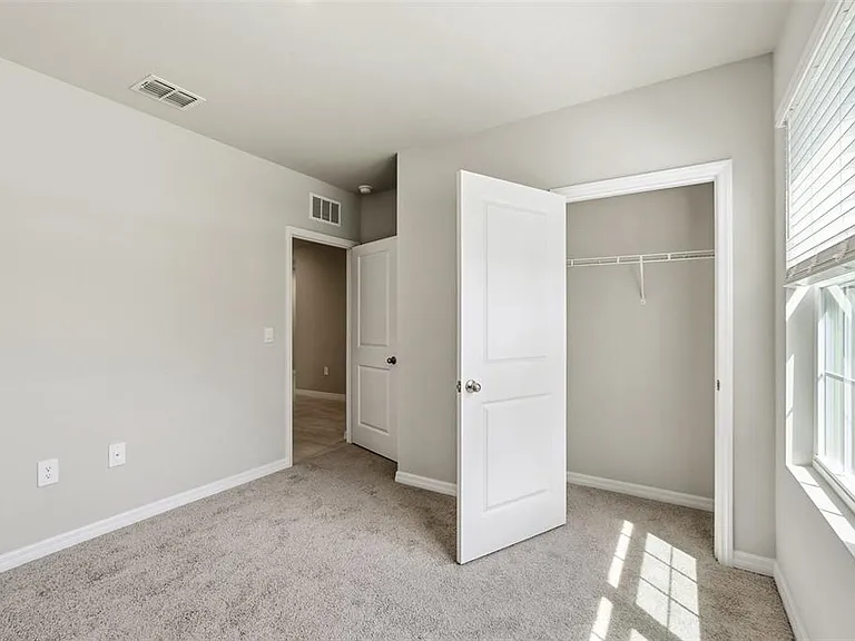 25222 Cadiz Dr — Photo 4