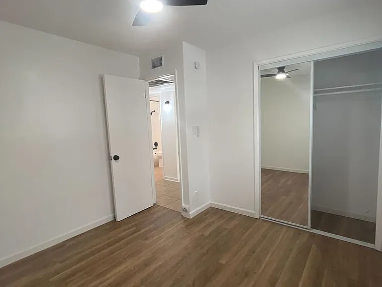 1433 S Kenneth Pl — Photo 15