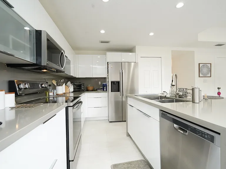 15240 SW 31st St — Photo 27