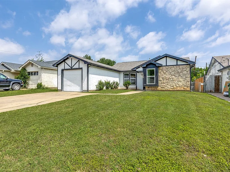 1505 Gentle Wind Dr — Photo 2
