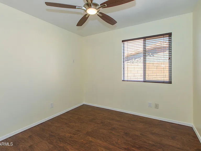 1813 E Ellis Dr — Photo 39