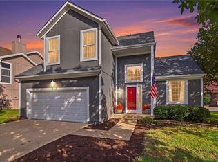 910 W Elizabeth St, Olathe, KS 66061