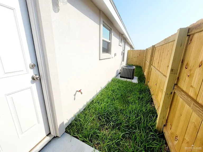 3808 Las Vistas Ln #1 — Photo 20