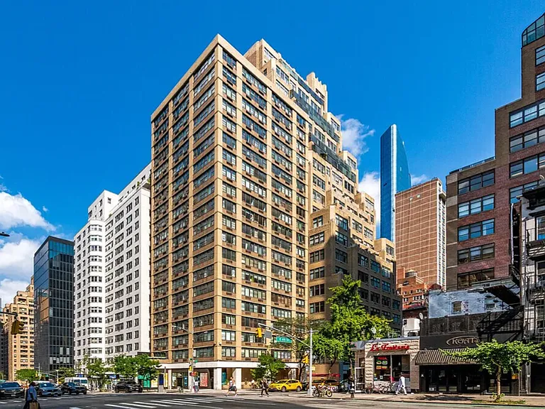 301 E 45th St #2D — Photo 10