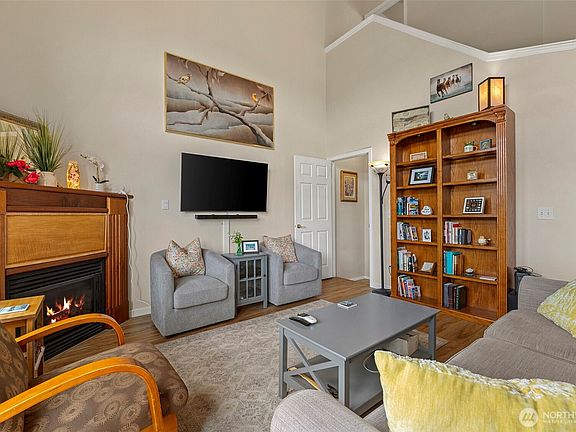 3rd image of 2130 28th St
