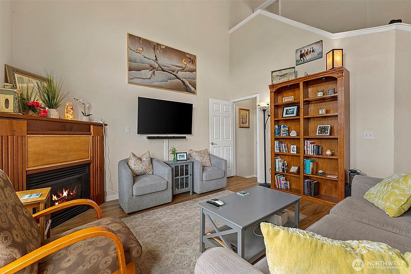 3rd image of 2130 28th St