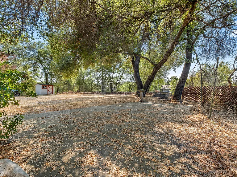 2835 Easy St — Photo 34