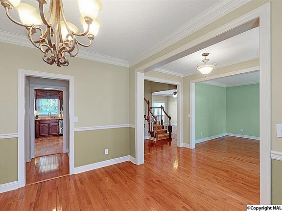 5th image of 107 Foxboro Pl