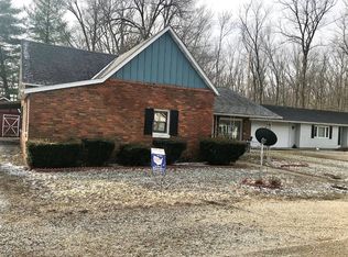 105 E Cherry St, Hutsonville, IL 62433