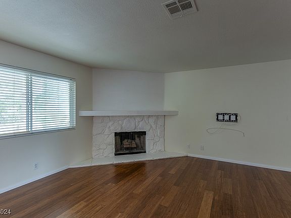 3rd image of 905 Boulder Springs Dr Unit 202