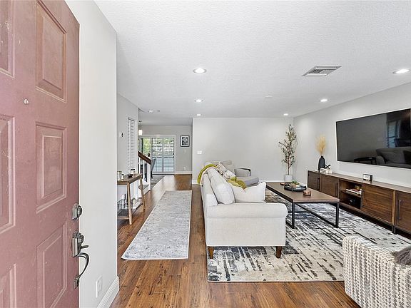 5th image of 9128 Vineyard Lake Drive