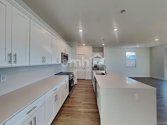 3rd image of 10487 Bar Harbor St