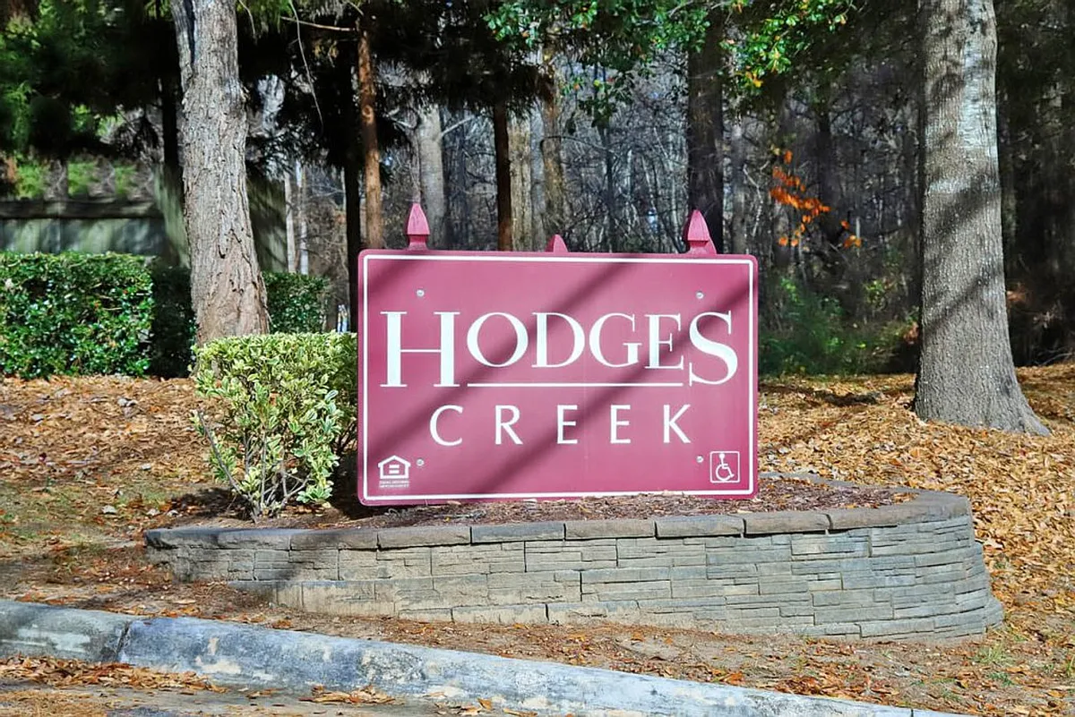 Building Photo - 2010 Hodges Creek Dr #2010-207