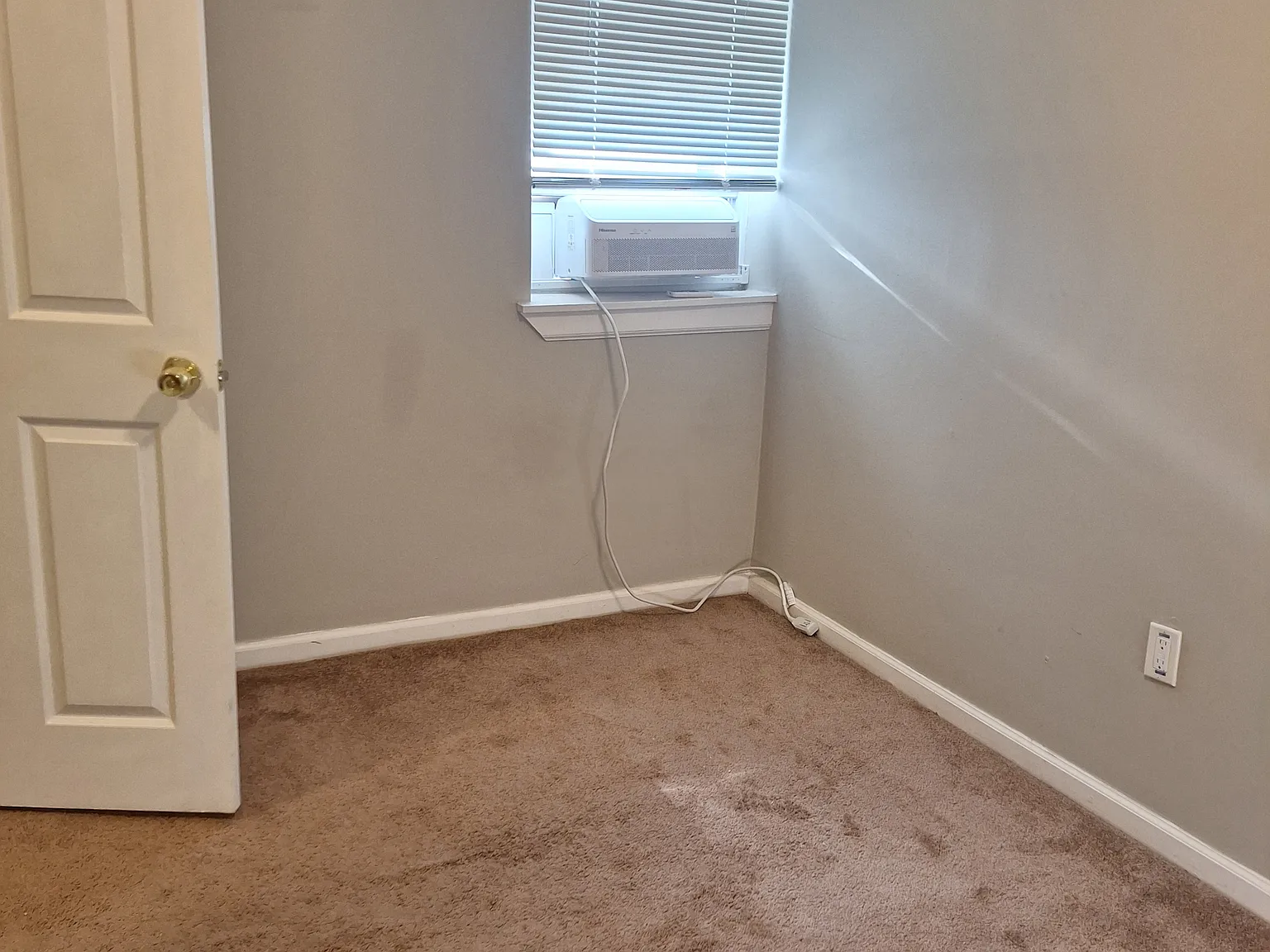 3 bed, 912 sqft, $1,795 — Photo 2