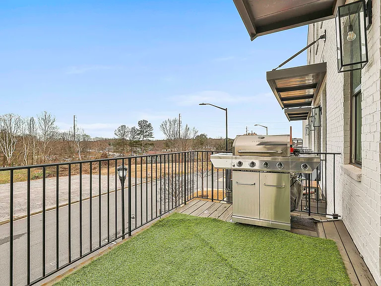 716 Katherine Johnson Ln — Photo 4