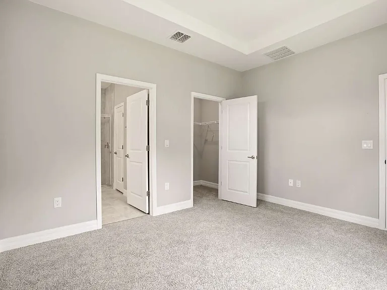 4102 E 7th St — Photo 35