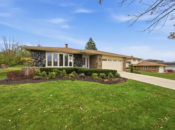 7725 Sawyer Rd, Darien, IL 60561