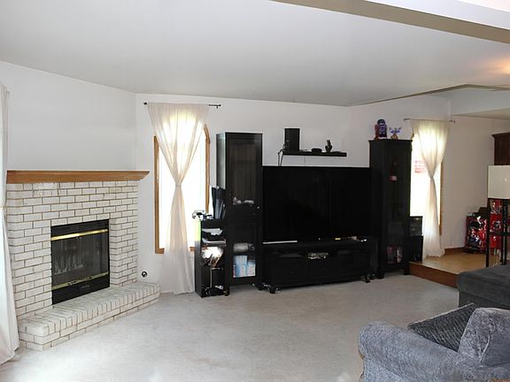 5th image of 14244 Brighton Ct