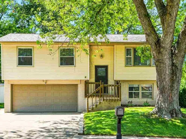 605 Wheaton Rd, Iowa City, IA 52246