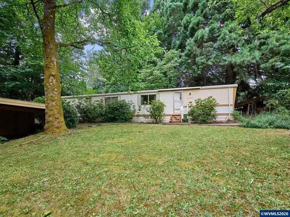 22069 Erica Dr NE, Aurora, OR 97002