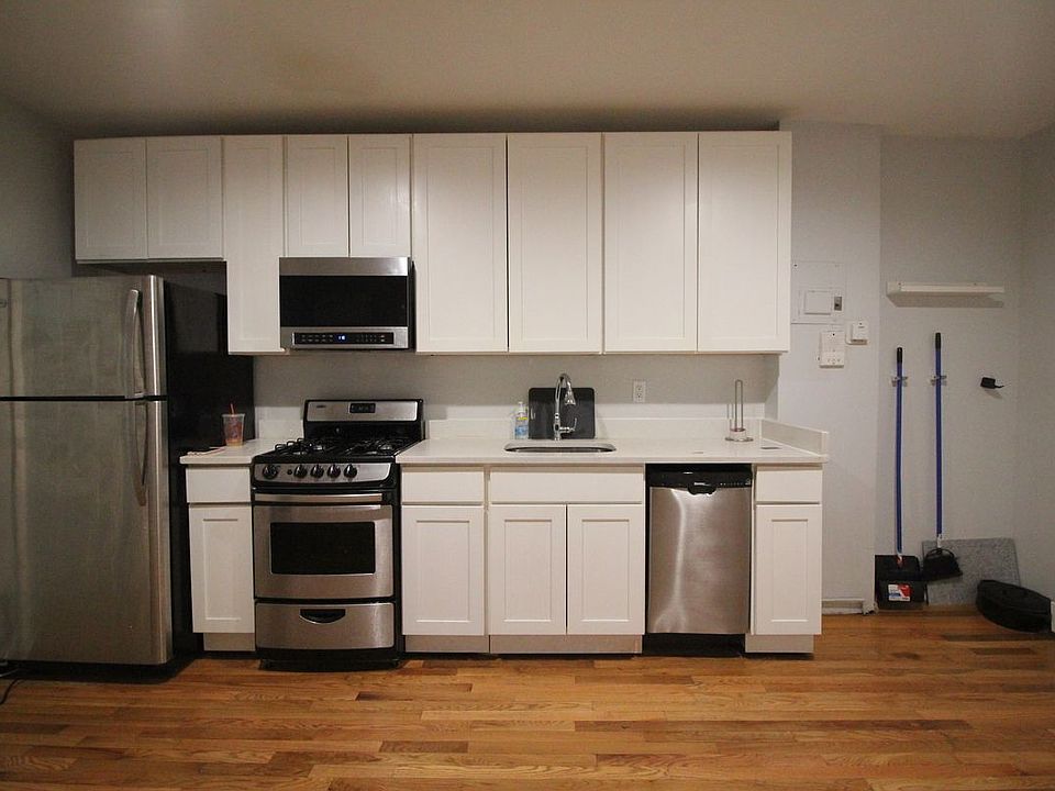 1st image of 441 Lafayette Ave #3