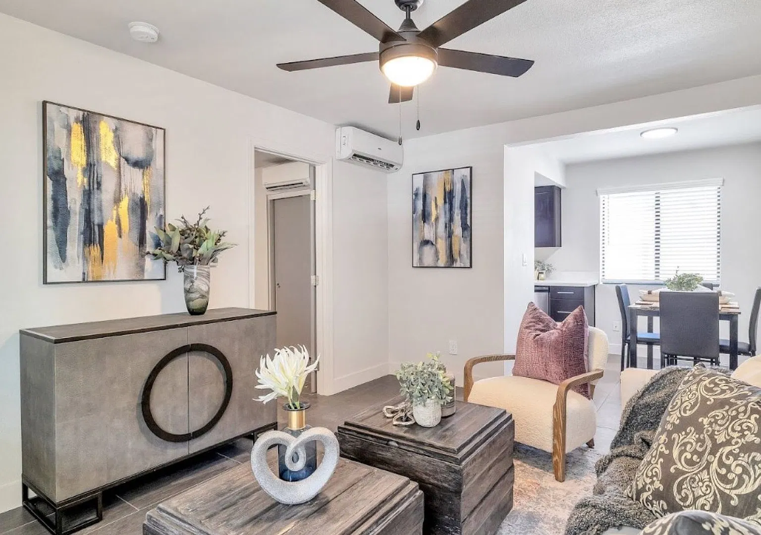 LGL Capital on Lemon - beautifully renovated apartment homes one mile from ASU. — Photo 2
