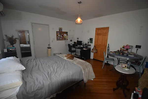 Rented by Bedford & Jane | media 8