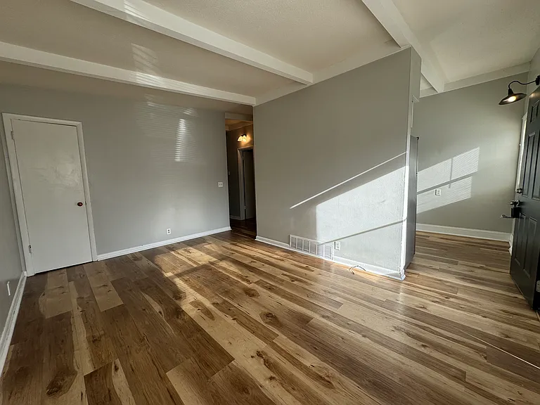 6552 Lafayette Ave — Photo 3
