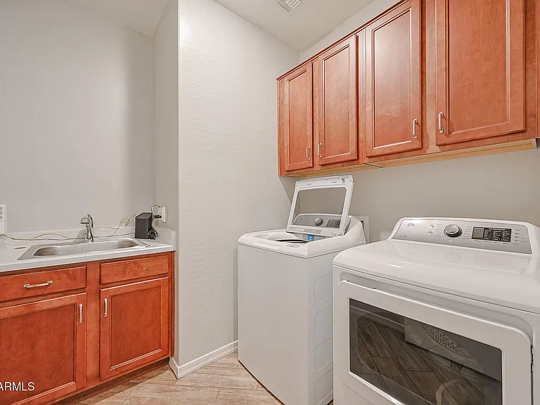 15269 W Pierce St — Photo 18