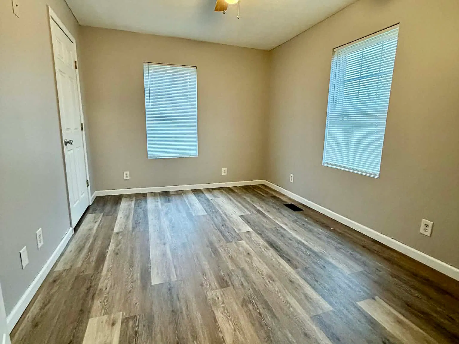 3 bed, 1100 sqft, $1,250 — Photo 4