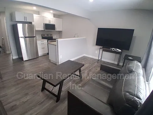 215 Langworthy St #7 Photo 1