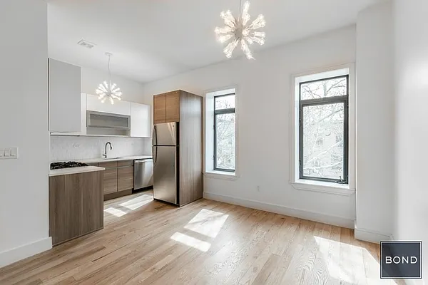 Rented by Bond New York | media 6