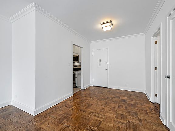 4th image of 215 E 68th St APT 17V